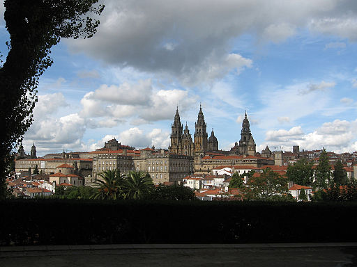 A view of Santiago de Compostela awaiting Patty at the end of her pilgrimage (Source: By Alejandro Moreno Calvo from Madrid, Spain [CC-BY-2.0 (http://creativecommons.org/licenses/by/2.0)], via Wikimedia Commons)